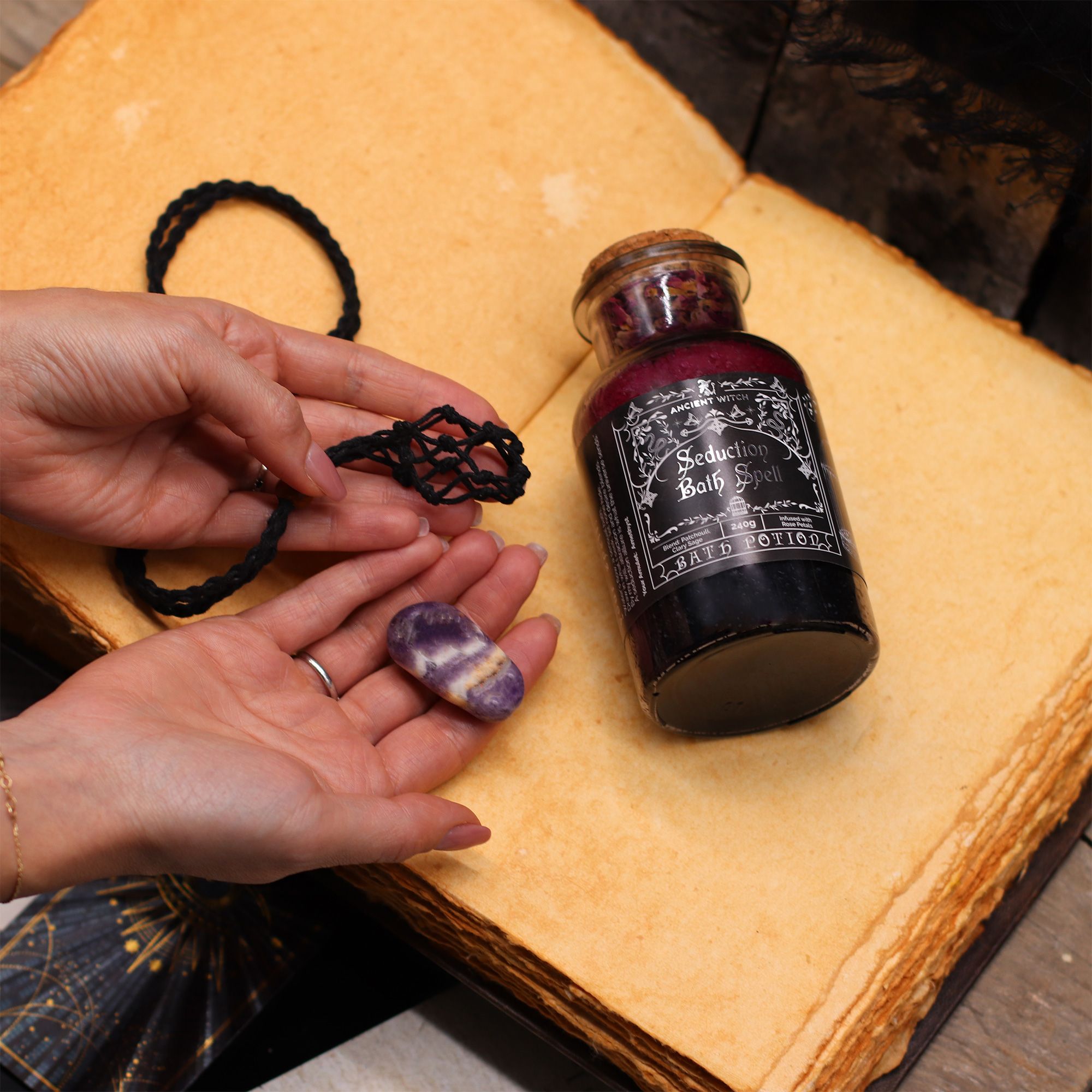 “Antica pozione da bagno incantesimo della strega & amuleto in cristallo di ametista – Seduzione” - immagine 9